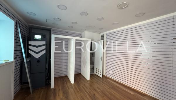 Istria, Rovinj, se alquila espacio de oficina de 20m2 cerca de la plaza principal
