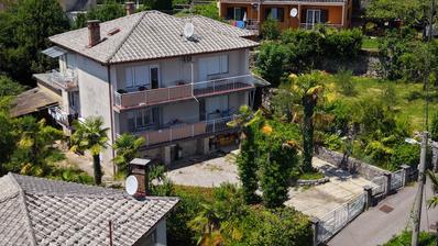 Lovran, una casa con dos apartamentos en el centro de Lovran en una parcela de 1.311 m².