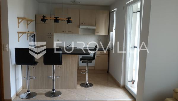 Istra, Rovinjsko Selo, 2. kerros, kaksio, nettoala 59,74 m², terassilla ja parkkipaikalla