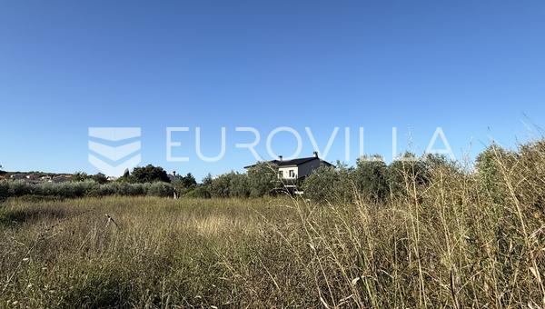 Istria, Pomer - terreno edificable en una ubicación aislada a 200 m del mar, 952 m2
