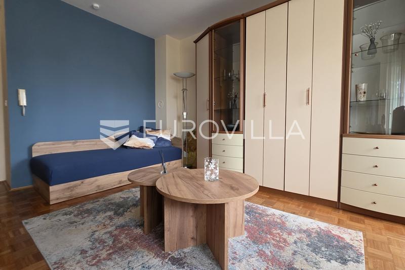 Osijek, Zeleno polje, appartamento funzionale di 40 m² con balcone in affitto - 4