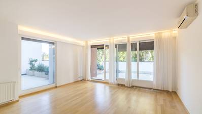 Zágráb, Tuskanac, gyönyörű kétszobás lakás 140 m² terasszal és garázzsal