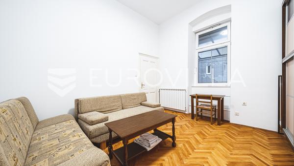 Zagreb, Merkez, iki odalı daire, net kullanılabilir alan 45 m², iki konut birimi
