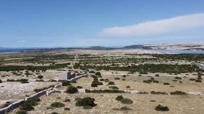 Pag, Kolan, terreno edificável com vista para o mar