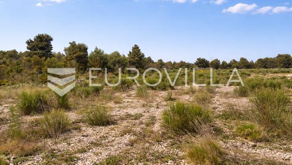 Pirovac, građevinsko zemljište, 3155 m²