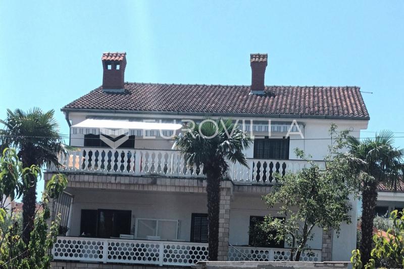 Krk, house with 5 apartments, close to the sea, ideal for tourism, 150 m from the sea