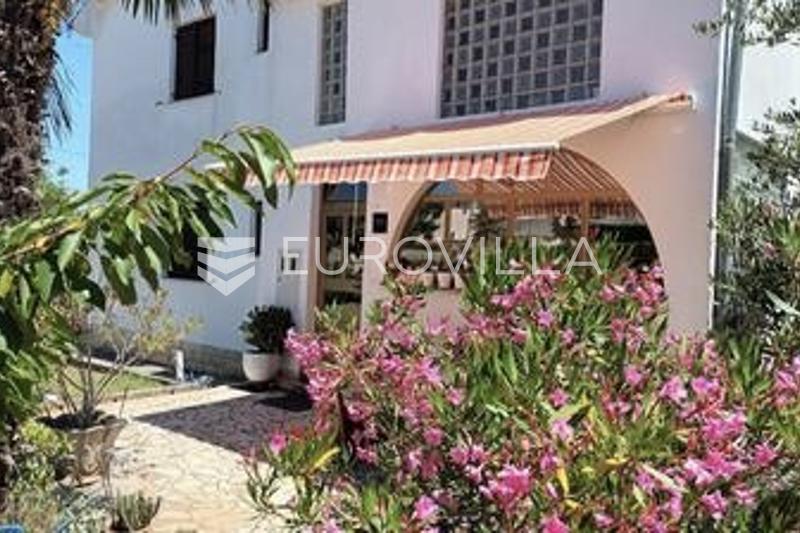 Krk, house with 5 apartments, close to the sea, ideal for tourism, 150 m from the sea