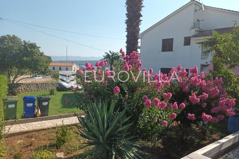 Krk, house with 5 apartments, close to the sea, ideal for tourism, 150 m from the sea