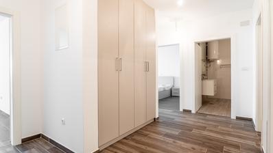 Ciovo, apartamento de dois quartos no segundo andar - primeira fila para o mar.