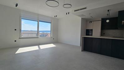 Kastel Stari, lüks daire 102 m², asansörlü yeni bina ve deniz manzarası