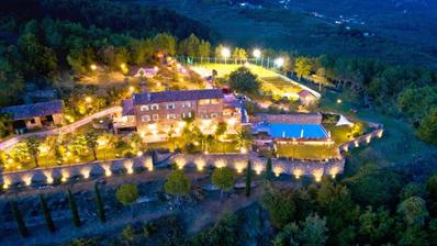 Istra, Oprtalj, Vila s panoramskim pogledom na Motovun i velikim investicijskim potencijalom