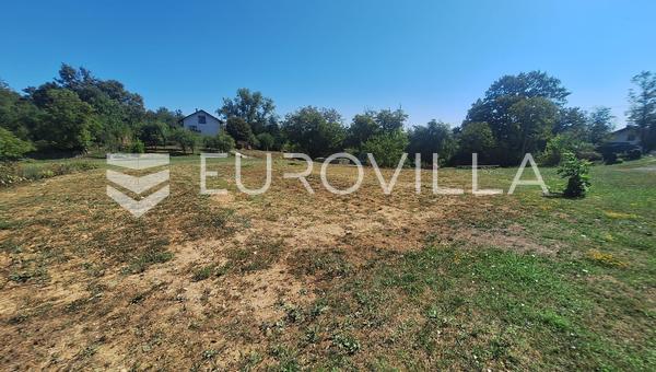 Duga Resa, Donji Zvečaj, building land 1800 m², 300 m to the Mrežnica river