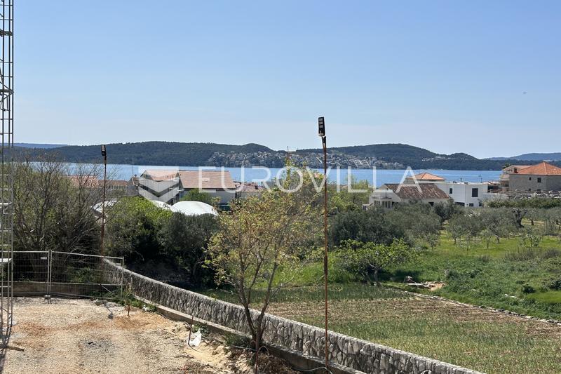 Trogir, Seget Donji, Zweizimmerwohnung im Erdgeschoss, Nettowohnfläche 90 m² - S1 - D - 11