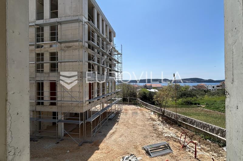 Trogir, Seget Donji, Zweizimmerwohnung im Erdgeschoss, Nettowohnfläche 90 m² - S1 - D - 10