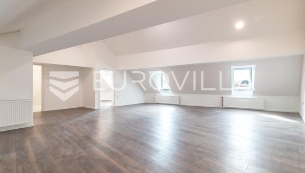Samobor, centro, apartamento de dois quartos, área útil líquida é de 87 m²