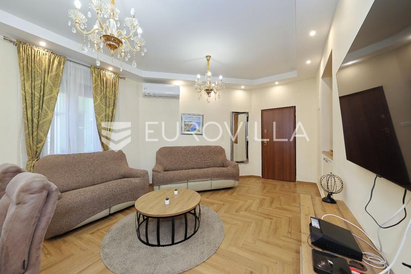 Zadar, širi centar, prekrasan dvosobni stan potpuno renoviran i namješten - 9