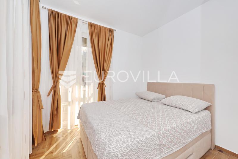 Zadar, širi centar, prekrasan dvosobni stan potpuno renoviran i namješten - 26