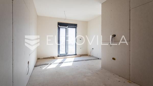 Podstrana, jednosoban apartman na prvoj etaži