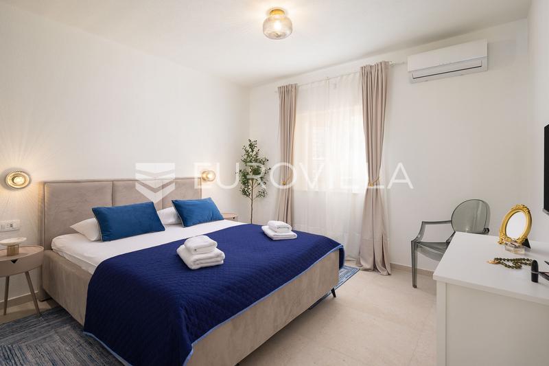 Rogoznica, casa splendidamente progettata con piscina e giardino vicino al mare - 15