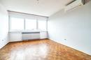 Zágráb, Dugave, tágas négyszobás lakás tárolóval, 89 m² - 2