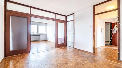 Záhřeb, Dugave, prostorný čtyřpokojový byt s komorou, 89 m²