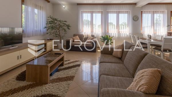 Bartolovci, uređena obiteljska kuća