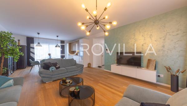 Osijek, Uske njive - luksusowy apartament z 4 sypialniami i przestronnym tarasem na wynajem, 121 m²