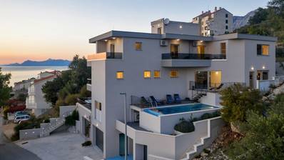 Podgora, lyxig nybyggd villa med pool