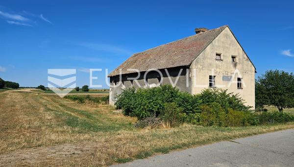 Branjina, antiguo molino con una superficie de 900 m²