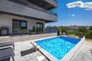 Medulin, villa de luxe avec trois appartements, vue mer et piscine, près de la plage - 2