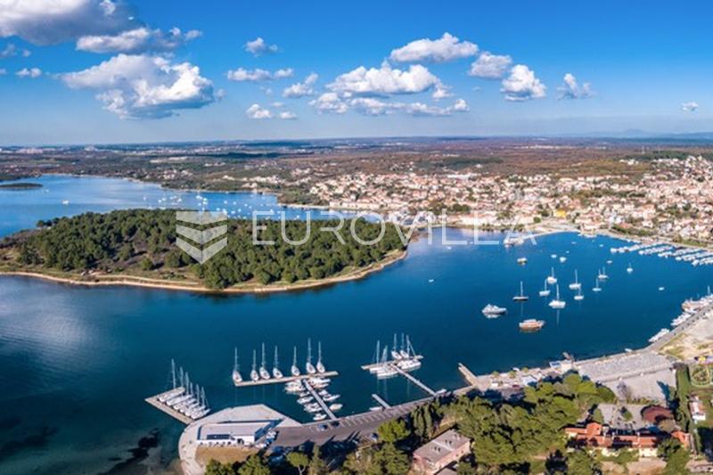 Medulin, villa de luxe avec trois appartements, vue mer et piscine, près de la plage - 57