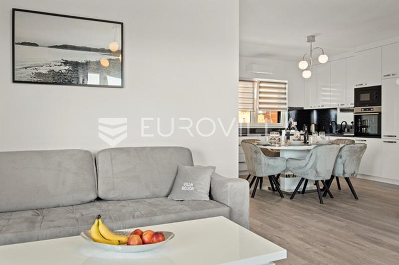 Medulin, villa de luxe avec trois appartements, vue mer et piscine, près de la plage - 46