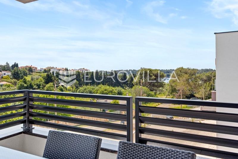 Medulin, villa de luxe avec trois appartements, vue mer et piscine, près de la plage - 23