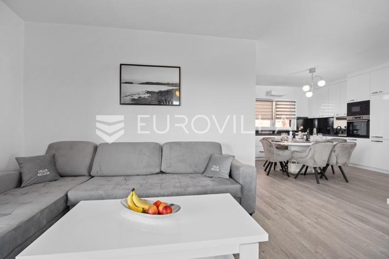 Medulin, villa de luxe avec trois appartements, vue mer et piscine, près de la plage - 17