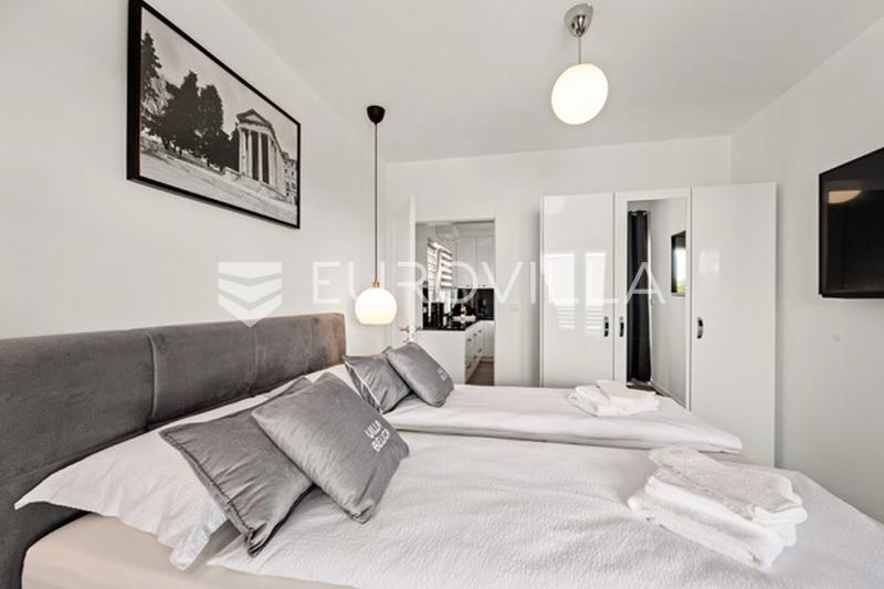 Medulin, villa de luxe avec trois appartements, vue mer et piscine, près de la plage - 48