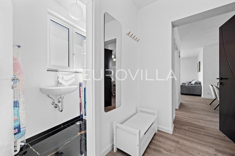 Medulin, villa de luxe avec trois appartements, vue mer et piscine, près de la plage - 9