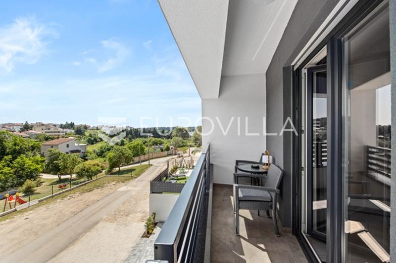 Medulin, villa de luxe avec trois appartements, vue mer et piscine, près de la plage - 27
