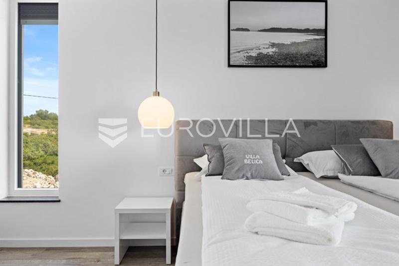 Medulin, villa de luxe avec trois appartements, vue mer et piscine, près de la plage - 5