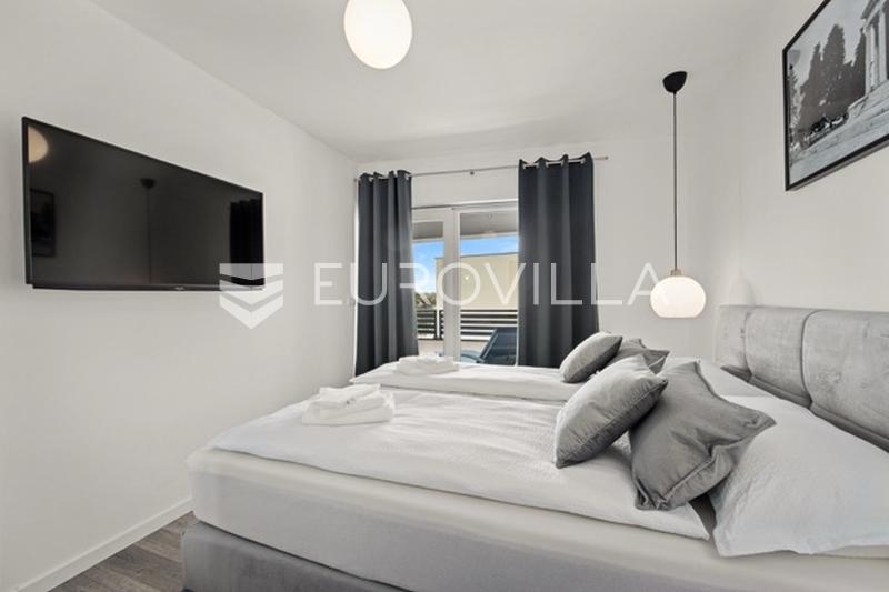Medulin, villa de luxe avec trois appartements, vue mer et piscine, près de la plage - 47