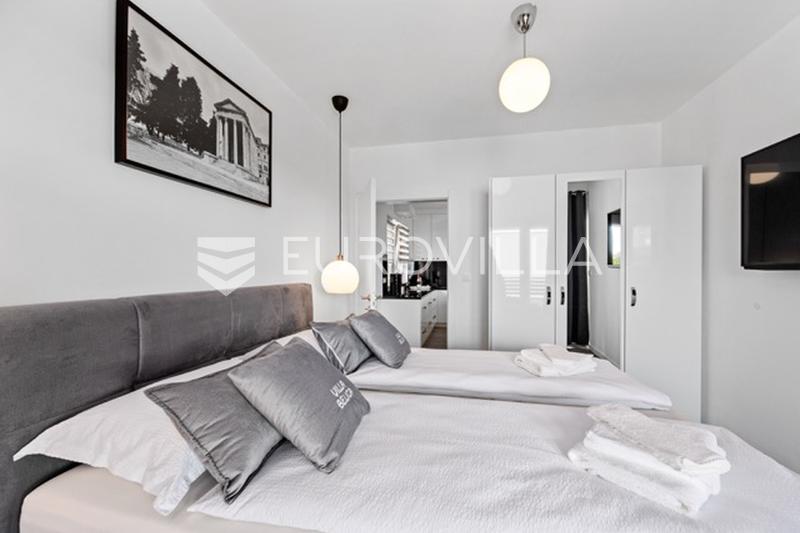 Medulin, villa de luxe avec trois appartements, vue mer et piscine, près de la plage - 19
