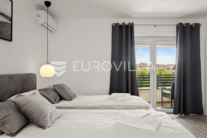 Medulin, villa de luxe avec trois appartements, vue mer et piscine, près de la plage - 37