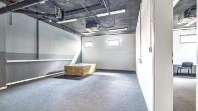 Zagreb, Špansko, poslovni prostor 206 m² u suterenu zgrade, 2 zasebna ulaza
