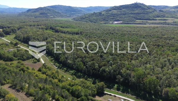 Oprtalj, Livade, terreno edificabile vicino a Montona, 1819 m²