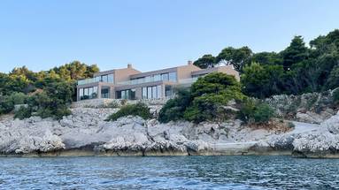 Dubrovnik archipelago, two luxury villas 604 m2 first row to the sea with pool
