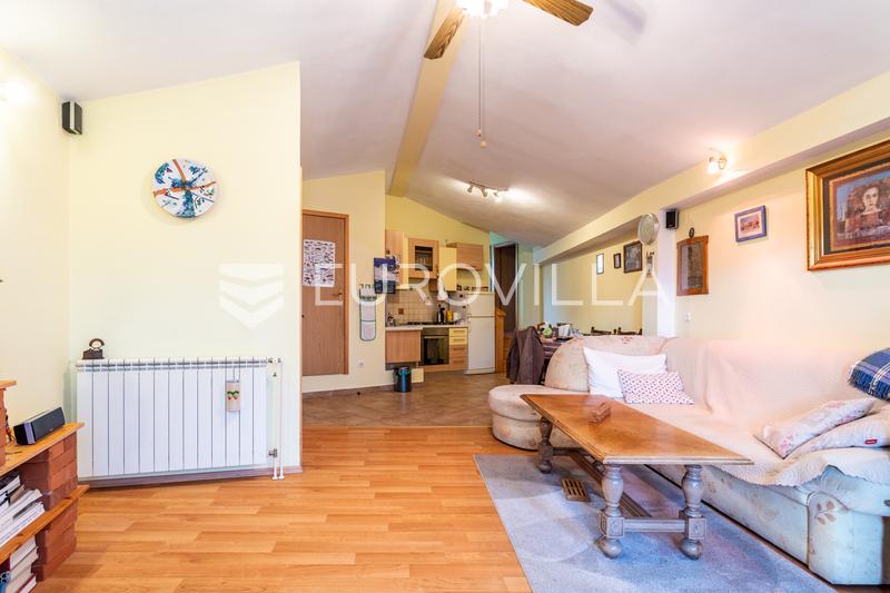 Vodice, two-bedroom apartment in the center of the town, 87.67 m²