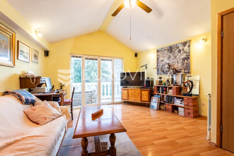 Vodice, two-bedroom apartment in the center of the town, 87.67 m²