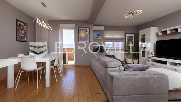 Viškovo, Marčelji, odličan peterosoban stan 151 m², dvoetažan