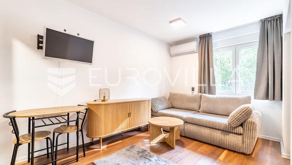 Zagreb, Voltino, komforan dvosoban stan, 28 m²
