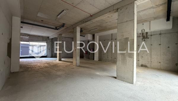 Zagreb, Franjo Tuđman Plads, erhvervslokale i gadeplan, 180 m², nybyggeri - råhus