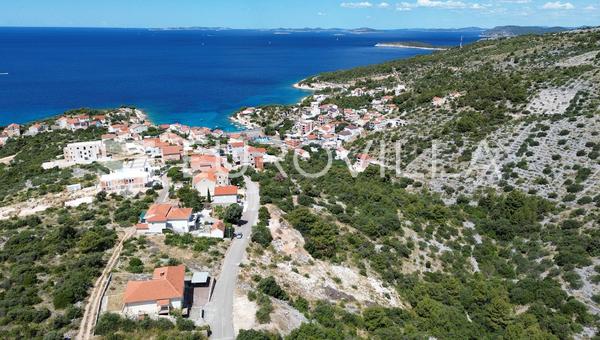 Primošten, Dolac, građevinsko zemljište s pogledom na more, 673 m²